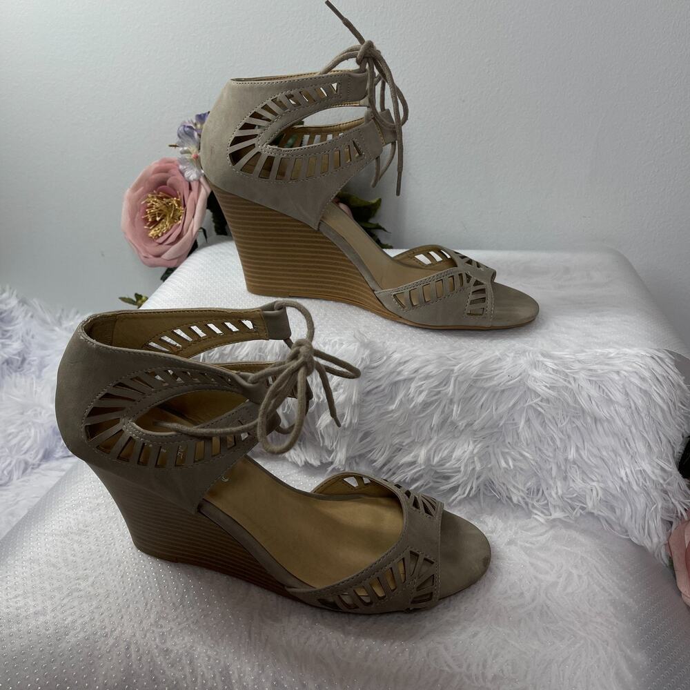 CL By Chinese Laundry Wedge Sandals Women 9 Taupe Laser Cut Ankle Tie Whimsigoth